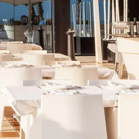 Holidays 4 * 奥利瓦