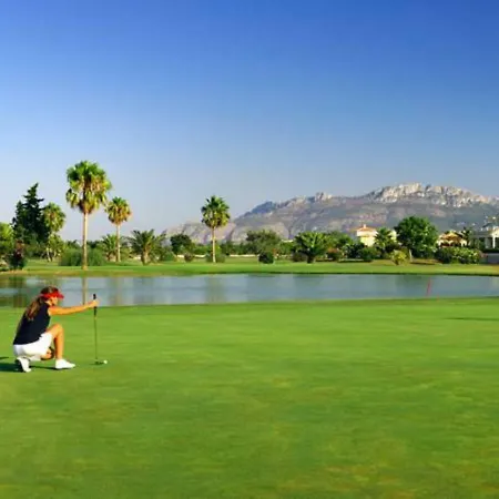 Holidays 4 度假居 *