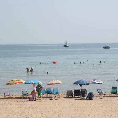 Feriehus Holidays 4 *